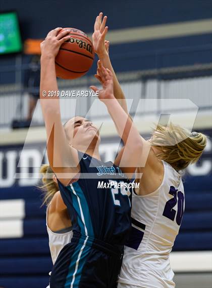 Thumbnail 2 in Juan Diego Catholic vs. Riverton photogallery.