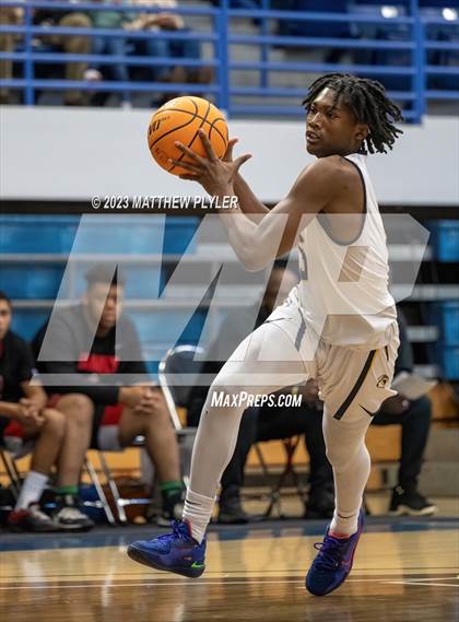 Thumbnail 1 in Red Springs vs. Northwood Temple Academy (Hoops and Dreams) photogallery.