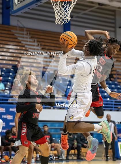 Thumbnail 1 in Red Springs vs. Northwood Temple Academy (Hoops and Dreams) photogallery.