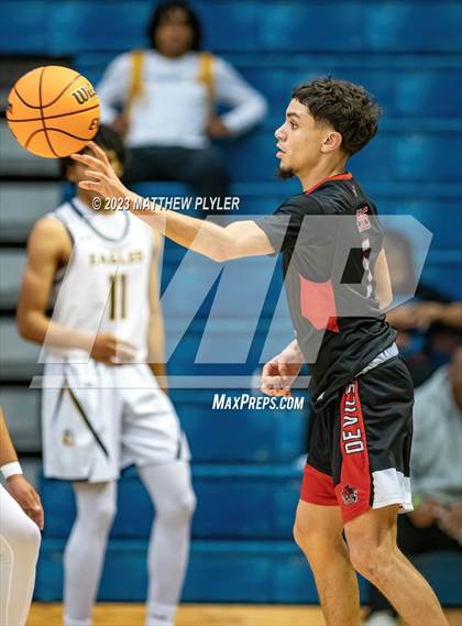 Thumbnail 2 in Red Springs vs. Northwood Temple Academy (Hoops and Dreams) photogallery.