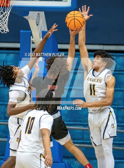 Thumbnail 1 in Red Springs vs. Northwood Temple Academy (Hoops and Dreams) photogallery.