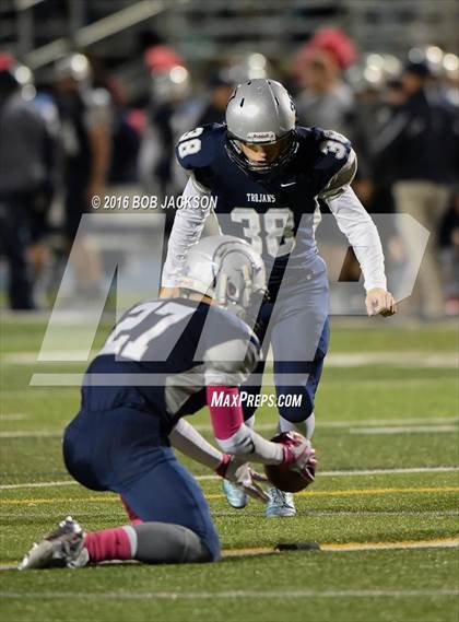 Thumbnail 2 in McDowell vs Austintown-Fitch photogallery.