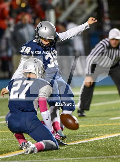 Thumbnail 2 in McDowell vs Austintown-Fitch photogallery.