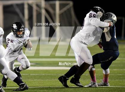 Thumbnail 3 in McDowell vs Austintown-Fitch photogallery.
