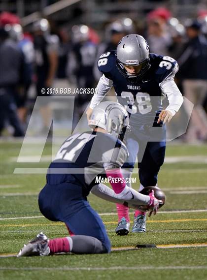 Thumbnail 3 in McDowell vs Austintown-Fitch photogallery.