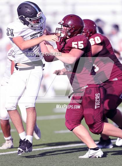 Thumbnail 2 in Vandegrift @ Dripping Springs photogallery.