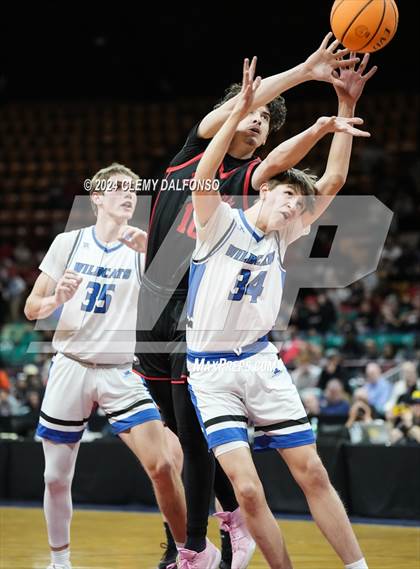 Thumbnail 1 in Eaglecrest vs Fruita Monument (CHSAA 6A Great 8) photogallery.