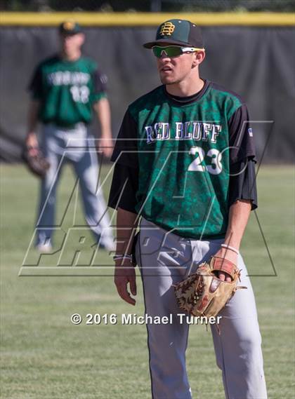 Thumbnail 1 in Red Bluff vs. Foothill photogallery.