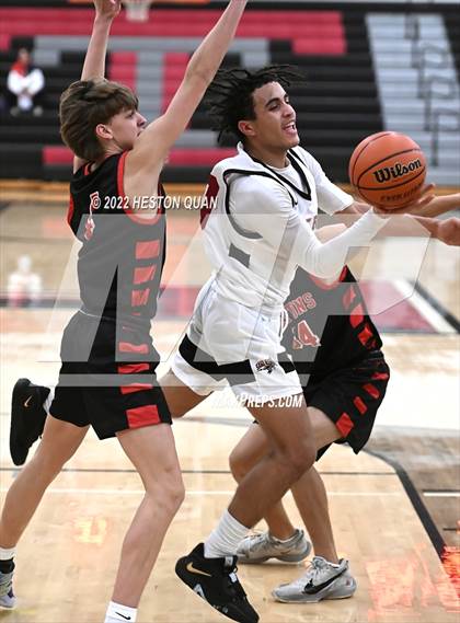 Thumbnail 2 in Sage Ridge vs. San Clemente (Tustin Holiday Classic) photogallery.