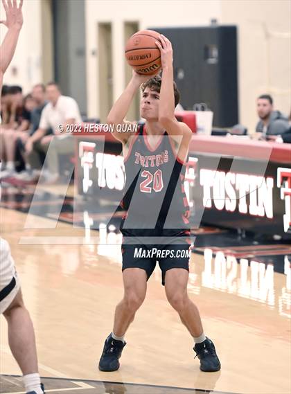 Thumbnail 2 in Sage Ridge vs. San Clemente (Tustin Holiday Classic) photogallery.