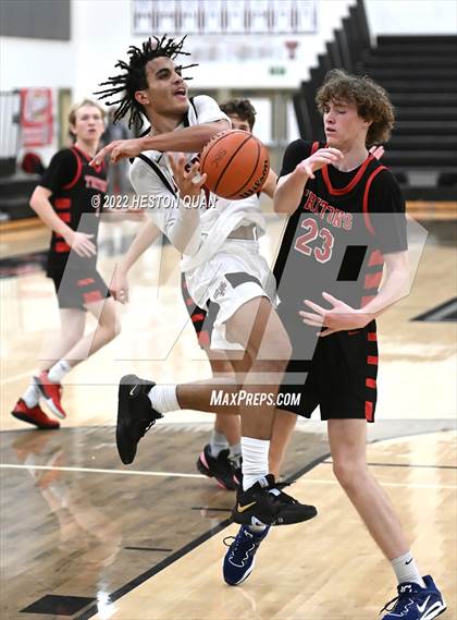 Thumbnail 2 in Sage Ridge vs. San Clemente (Tustin Holiday Classic) photogallery.