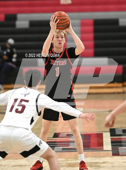 Thumbnail 2 in Sage Ridge vs. San Clemente (Tustin Holiday Classic) photogallery.