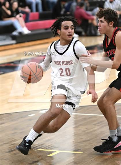 Thumbnail 3 in Sage Ridge vs. San Clemente (Tustin Holiday Classic) photogallery.