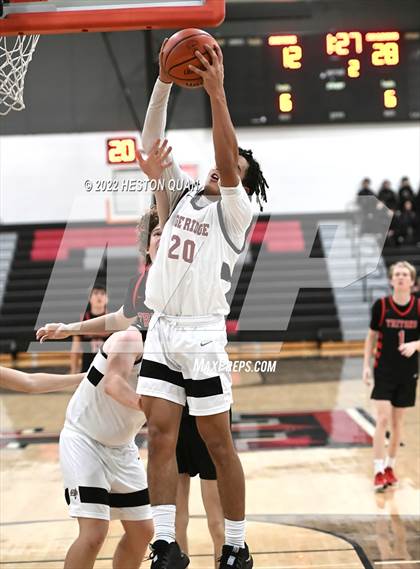 Thumbnail 3 in Sage Ridge vs. San Clemente (Tustin Holiday Classic) photogallery.
