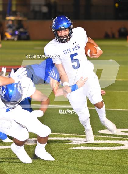 Thumbnail 2 in Leonard vs. City View (UIL 3A Area Playoff) photogallery.