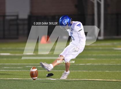 Thumbnail 2 in Leonard vs. City View (UIL 3A Area Playoff) photogallery.