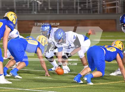 Thumbnail 2 in Leonard vs. City View (UIL 3A Area Playoff) photogallery.