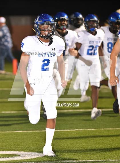 Thumbnail 2 in Leonard vs. City View (UIL 3A Area Playoff) photogallery.