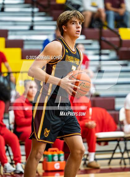 Thumbnail 2 in Crosby vs. Deer Park (McDonald's Texas Invitational) photogallery.