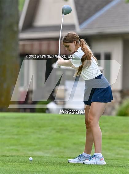 Thumbnail 2 in Tipton Invitational photogallery.