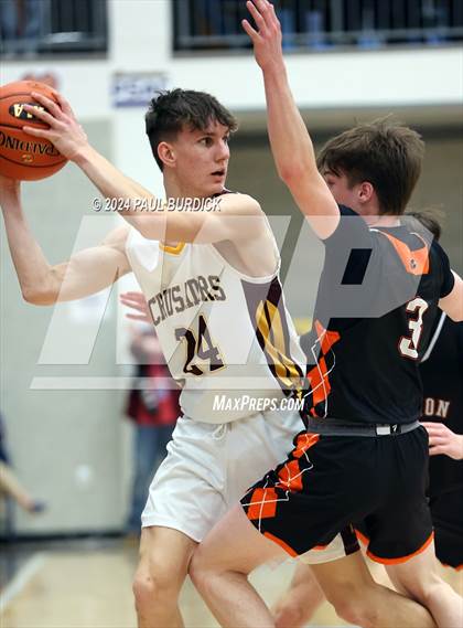 Thumbnail 2 in Clarion Area vs Elk County Catholic (District 9 1A Final) photogallery.