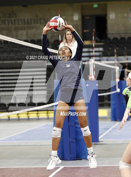 Thumbnail 2 in Ridgeline vs. Desert Hills (UHSAA 4A Final) photogallery.