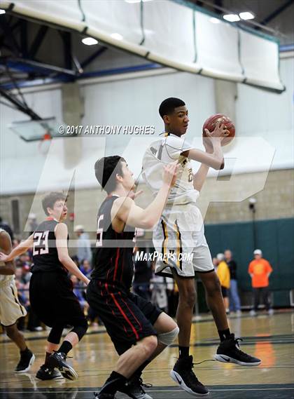 Thumbnail 2 in Uniondale vs Syosset (Section 8 Class AA Semifinal Playoff) photogallery.