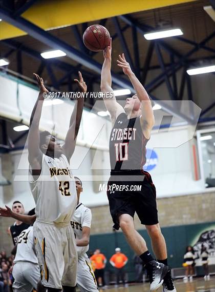 Thumbnail 3 in Uniondale vs Syosset (Section 8 Class AA Semifinal Playoff) photogallery.
