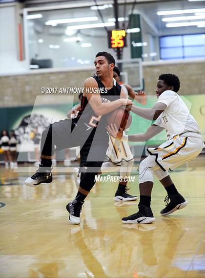 Thumbnail 2 in Uniondale vs Syosset (Section 8 Class AA Semifinal Playoff) photogallery.