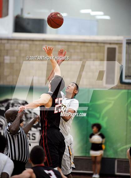 Thumbnail 1 in Uniondale vs Syosset (Section 8 Class AA Semifinal Playoff) photogallery.