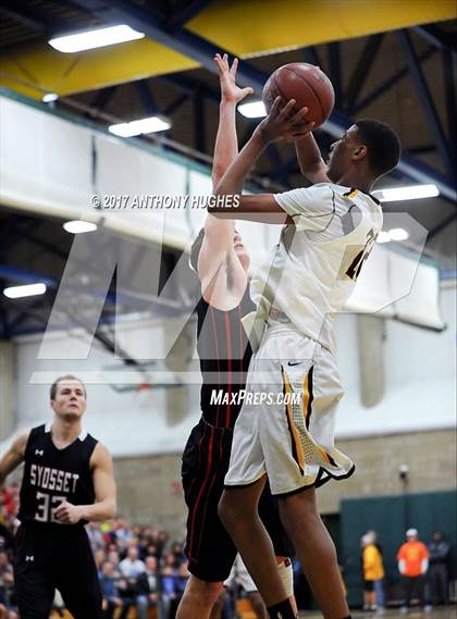 Thumbnail 3 in Uniondale vs Syosset (Section 8 Class AA Semifinal Playoff) photogallery.