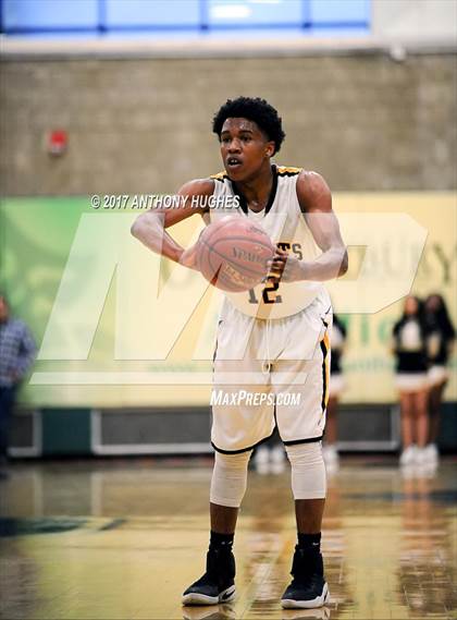 Thumbnail 1 in Uniondale vs Syosset (Section 8 Class AA Semifinal Playoff) photogallery.