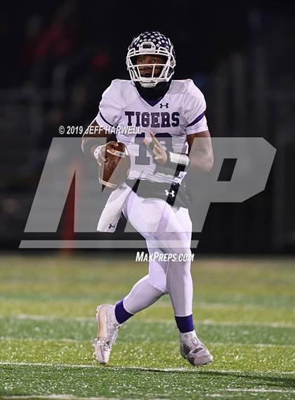 Thumbnail 2 in Mentor vs. Pickerington Central (OHSAA D1 State Semifinal) photogallery.