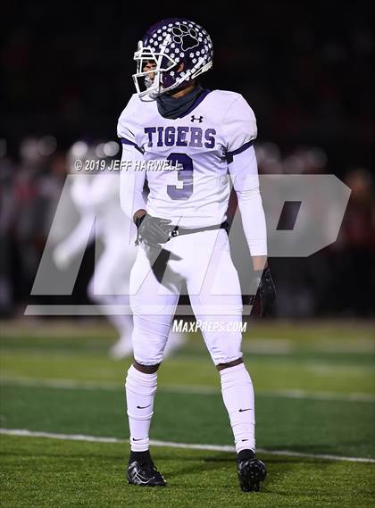Thumbnail 1 in Mentor vs. Pickerington Central (OHSAA D1 State Semifinal) photogallery.