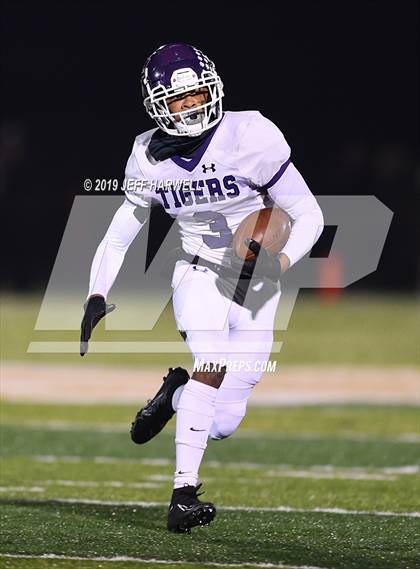 Thumbnail 1 in Mentor vs. Pickerington Central (OHSAA D1 State Semifinal) photogallery.