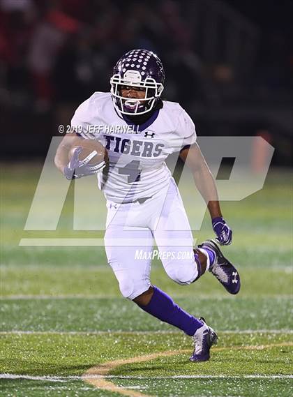 Thumbnail 1 in Mentor vs. Pickerington Central (OHSAA D1 State Semifinal) photogallery.