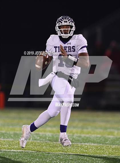Thumbnail 1 in Mentor vs. Pickerington Central (OHSAA D1 State Semifinal) photogallery.