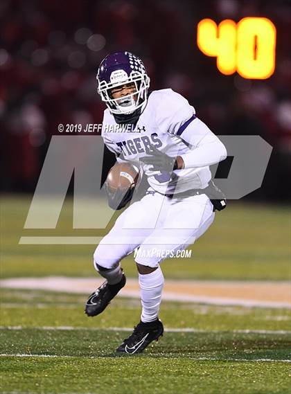 Thumbnail 1 in Mentor vs. Pickerington Central (OHSAA D1 State Semifinal) photogallery.