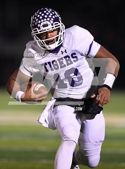 Thumbnail 2 in Mentor vs. Pickerington Central (OHSAA D1 State Semifinal) photogallery.