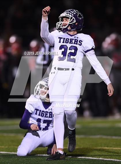Thumbnail 1 in Mentor vs. Pickerington Central (OHSAA D1 State Semifinal) photogallery.