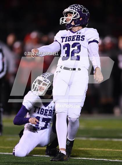 Thumbnail 1 in Mentor vs. Pickerington Central (OHSAA D1 State Semifinal) photogallery.