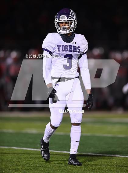 Thumbnail 2 in Mentor vs. Pickerington Central (OHSAA D1 State Semifinal) photogallery.