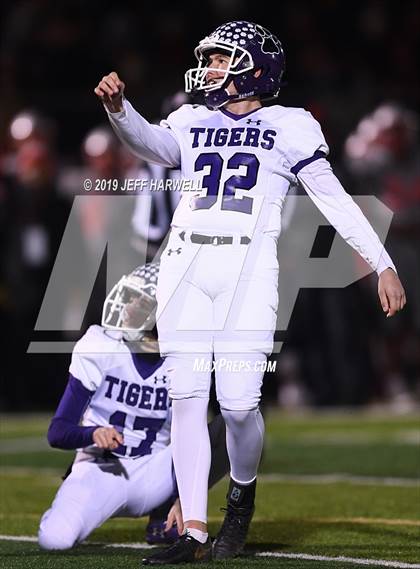 Thumbnail 3 in Mentor vs. Pickerington Central (OHSAA D1 State Semifinal) photogallery.