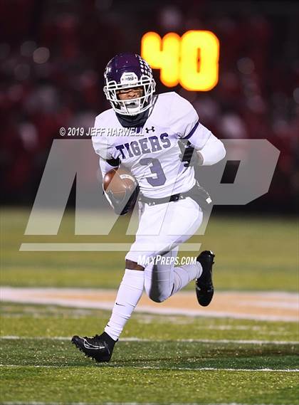 Thumbnail 3 in Mentor vs. Pickerington Central (OHSAA D1 State Semifinal) photogallery.