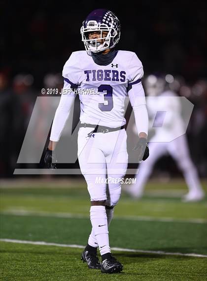 Thumbnail 3 in Mentor vs. Pickerington Central (OHSAA D1 State Semifinal) photogallery.