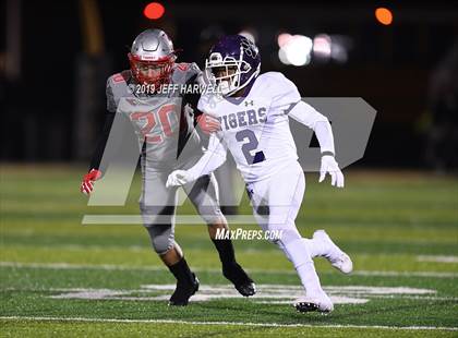 Thumbnail 1 in Mentor vs. Pickerington Central (OHSAA D1 State Semifinal) photogallery.