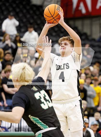 Thumbnail 2 in Snow Canyon vs. Cottonwood (UHSAA 4A Semifinals) photogallery.