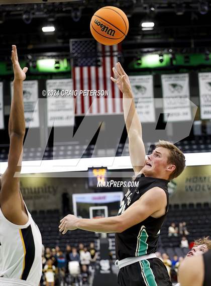Thumbnail 2 in Snow Canyon vs. Cottonwood (UHSAA 4A Semifinals) photogallery.