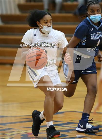 Thumbnail 2 in Belleville East @ Althoff Catholic photogallery.
