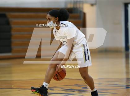 Thumbnail 1 in Belleville East @ Althoff Catholic photogallery.